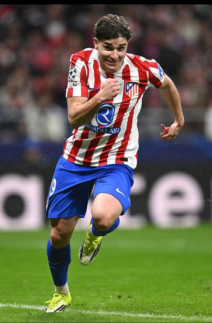 Mercato : Julián Álvarez au centre d’un bras de fer entre l’Atlético Madrid et les prétendants européens