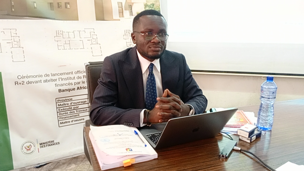 UNIKIN : KABWASA HERACLES OBTIENT LA GRANDE DISTINCTION POUR SON MÉMOIRE SUR LA PRODUCTIVITÉ DES DÉPENSES PUBLIQUES